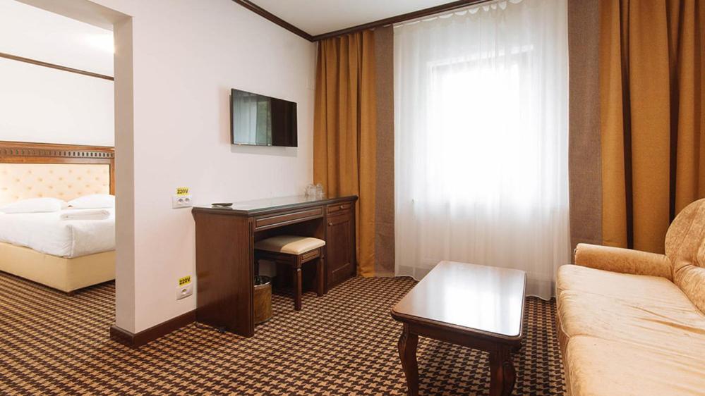 Hotel Alpin Rarau Câmpulung Moldovenesc Exteriér fotografie